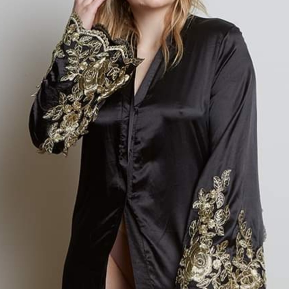 Satin Black Robe with Gold Applique M - Picture 2 of 9